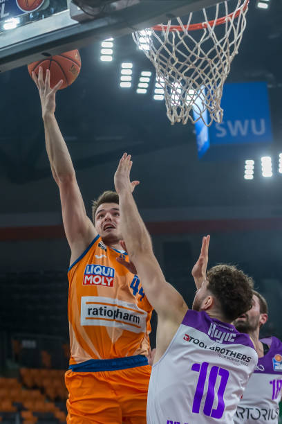 阵前来挑战 阵前来挑战