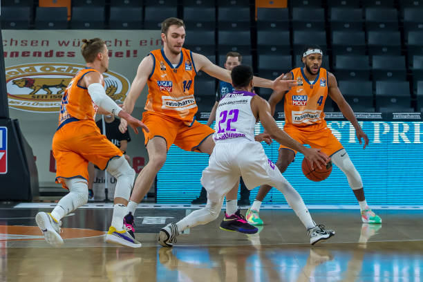 打出名堂的 打出名堂的